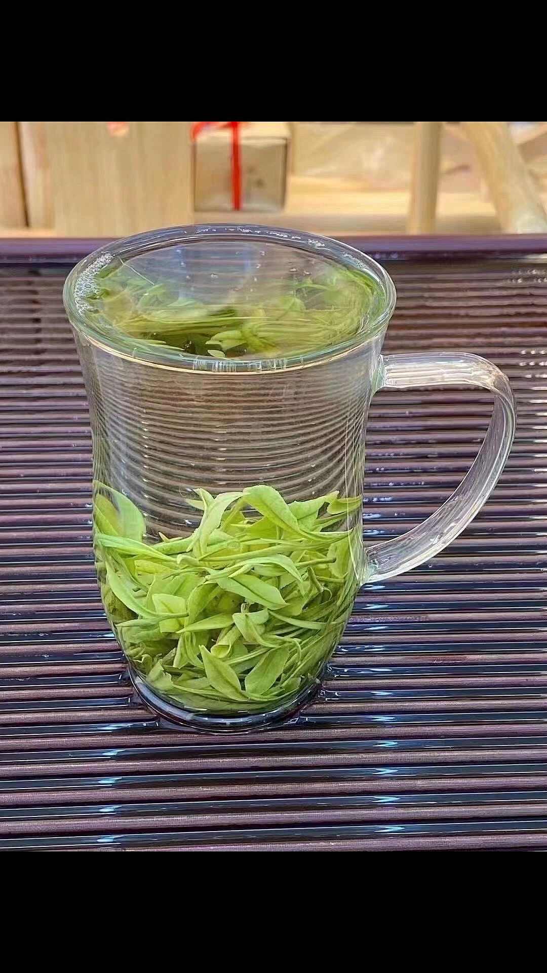 明前安吉白茶,干茶蕙兰香十足!干茶黄嫩色肥!超白的叶底!汤色纯净!