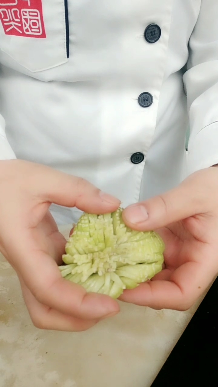 五星级大厨切的菊花刀,你学会了吗?-度小视