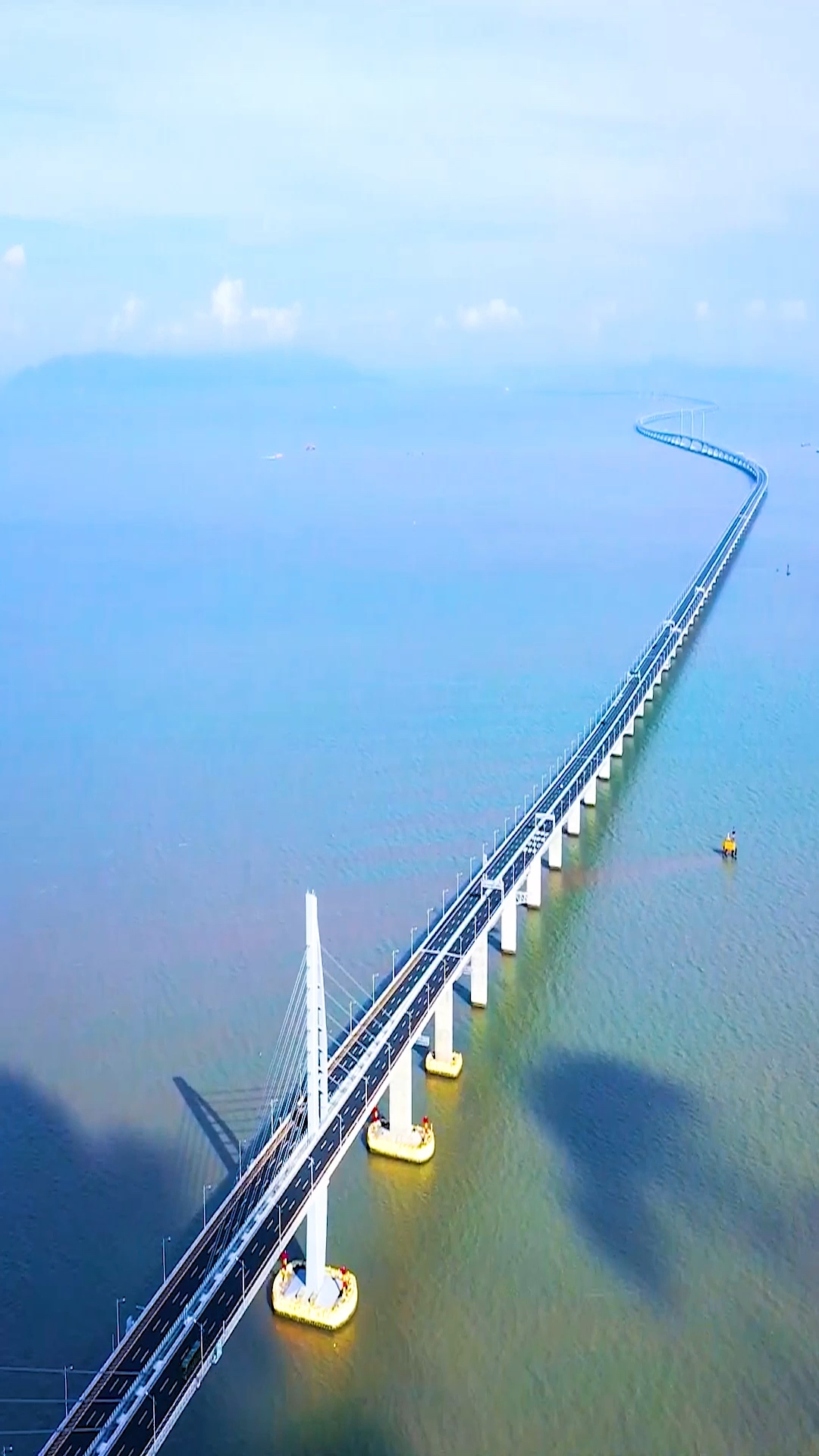世界跨海大桥之最港珠澳大桥全长55公里造价1269亿