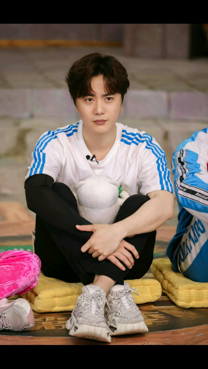 娱乐陆虎的小提琴女孩陈曌旭