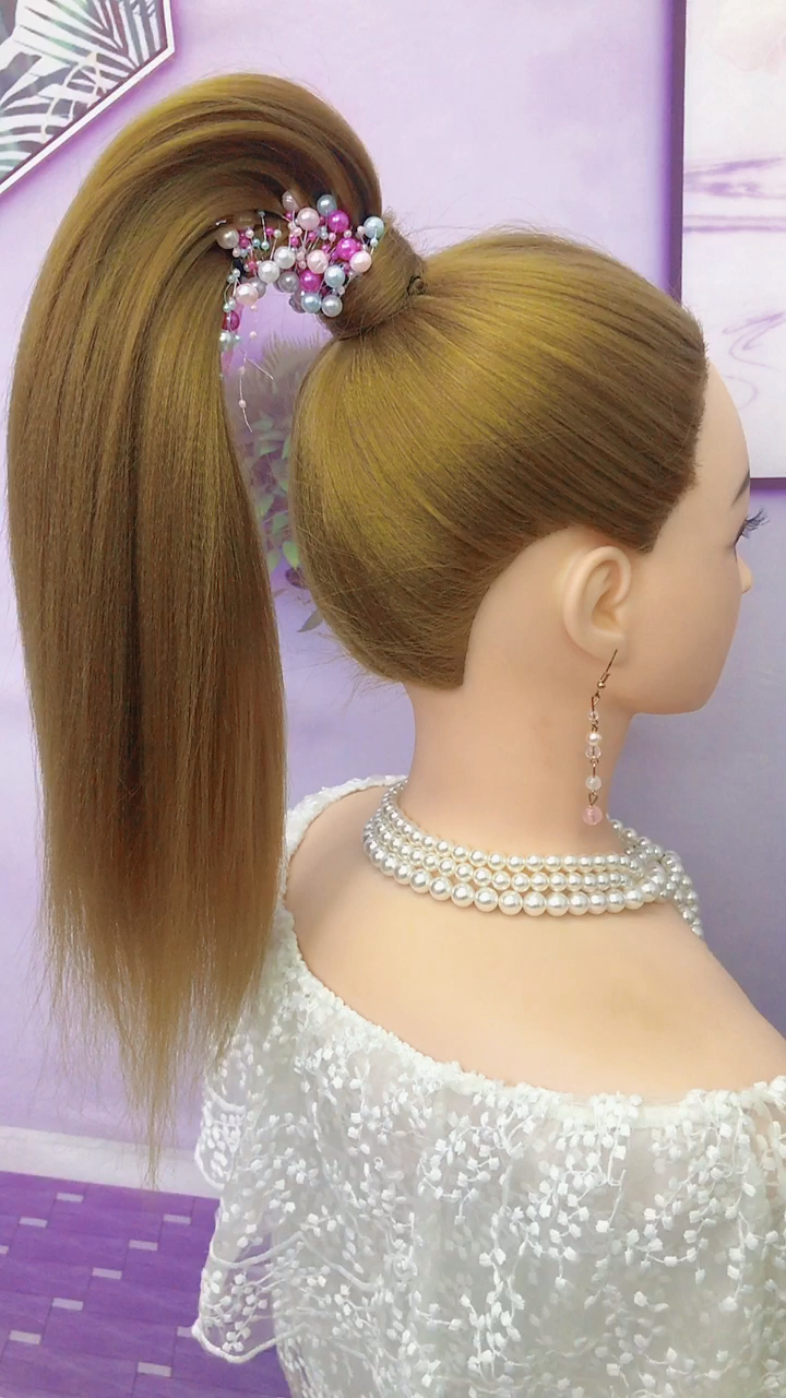 t台走秀模特高马尾