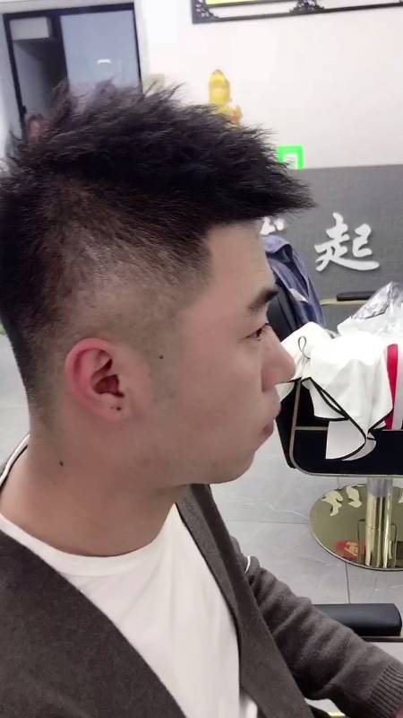 男士发型#适合发量少的头发扁塌的无型的没时间打理的都可以考虑这款