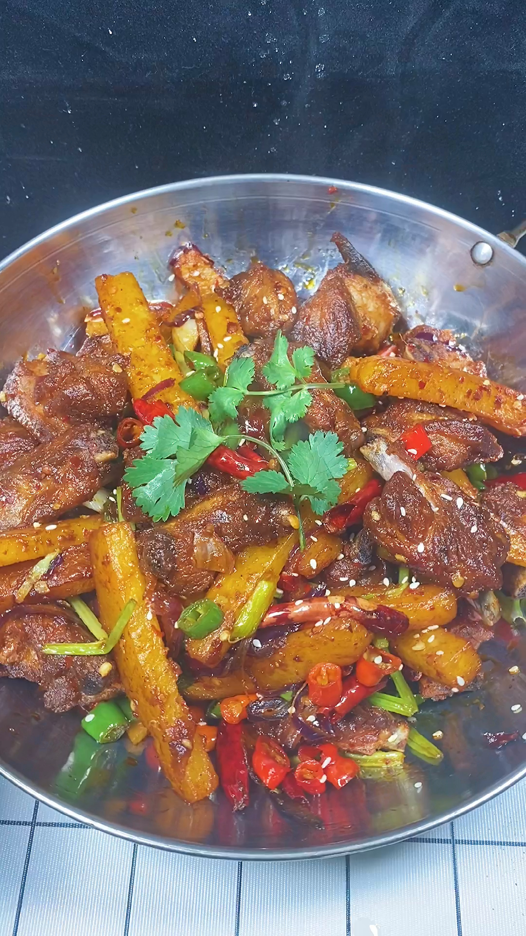 人间美味是火锅#家庭版干锅排骨这样做太好吃了-度小视