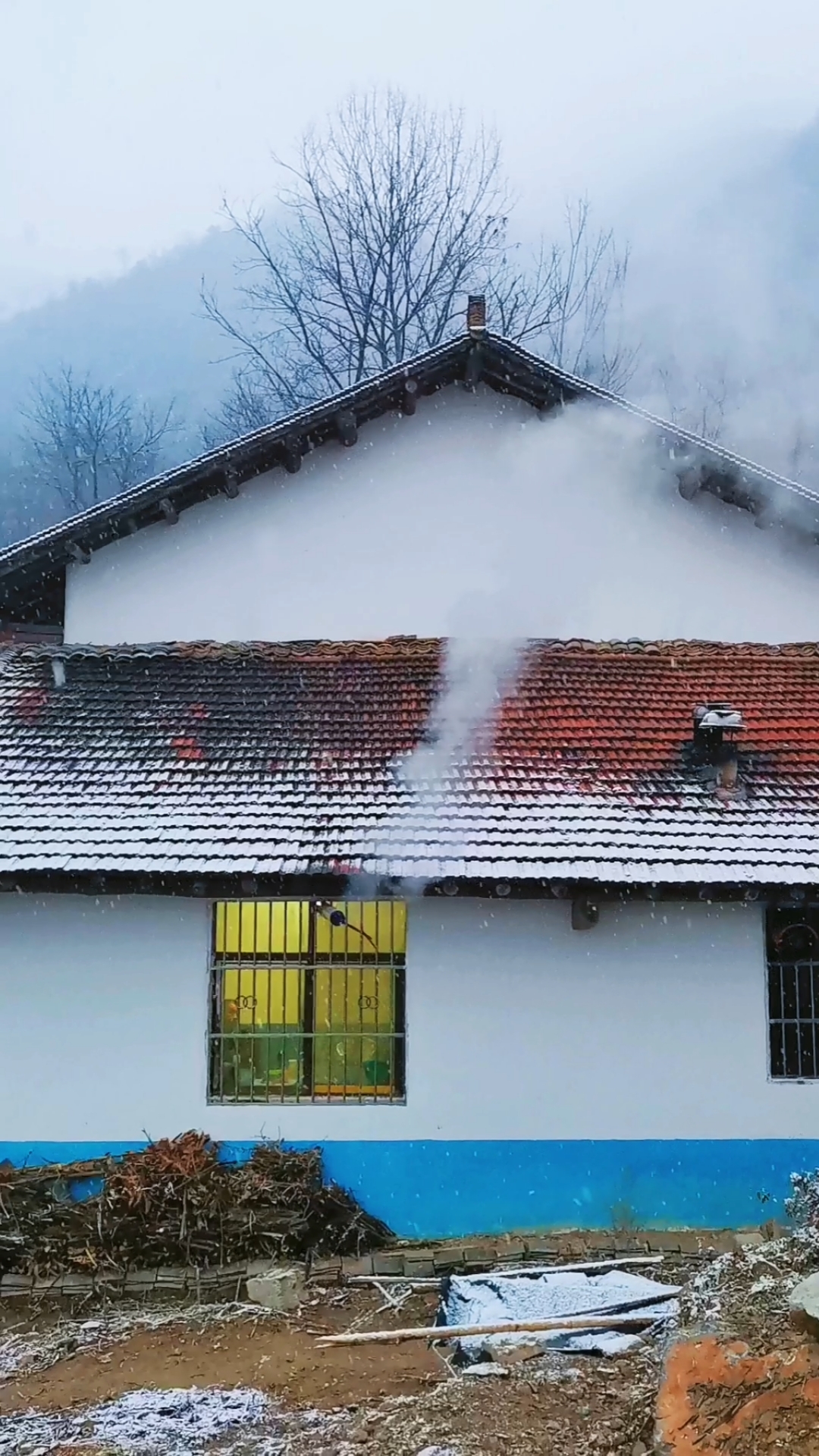 乡村生活#暖暖远人村,依依墟里烟,村村茅屋晚炊烟,更寻村酒穿茅屋