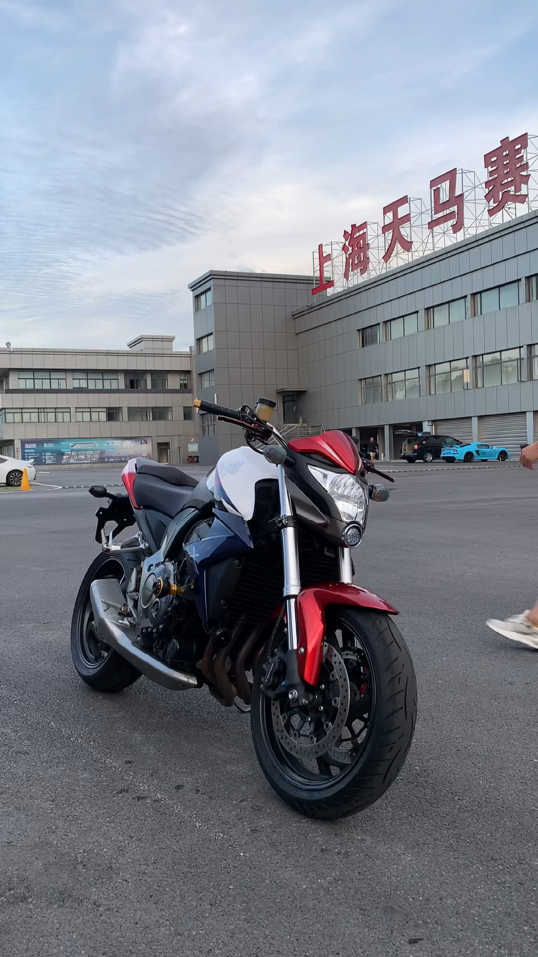 本田变异大黄蜂cb1000r