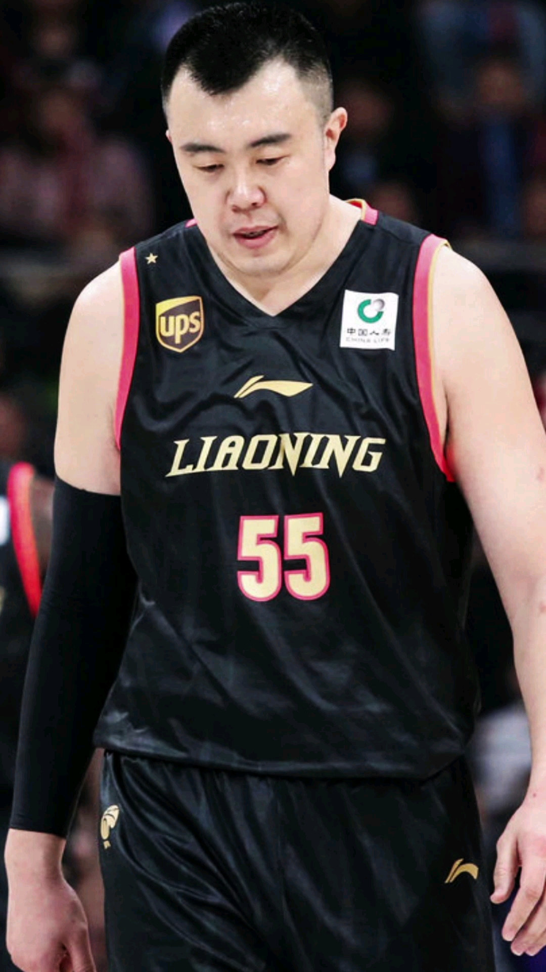 篮球#无人能挡!韩德君持球快攻一条龙轻松上蓝命中!