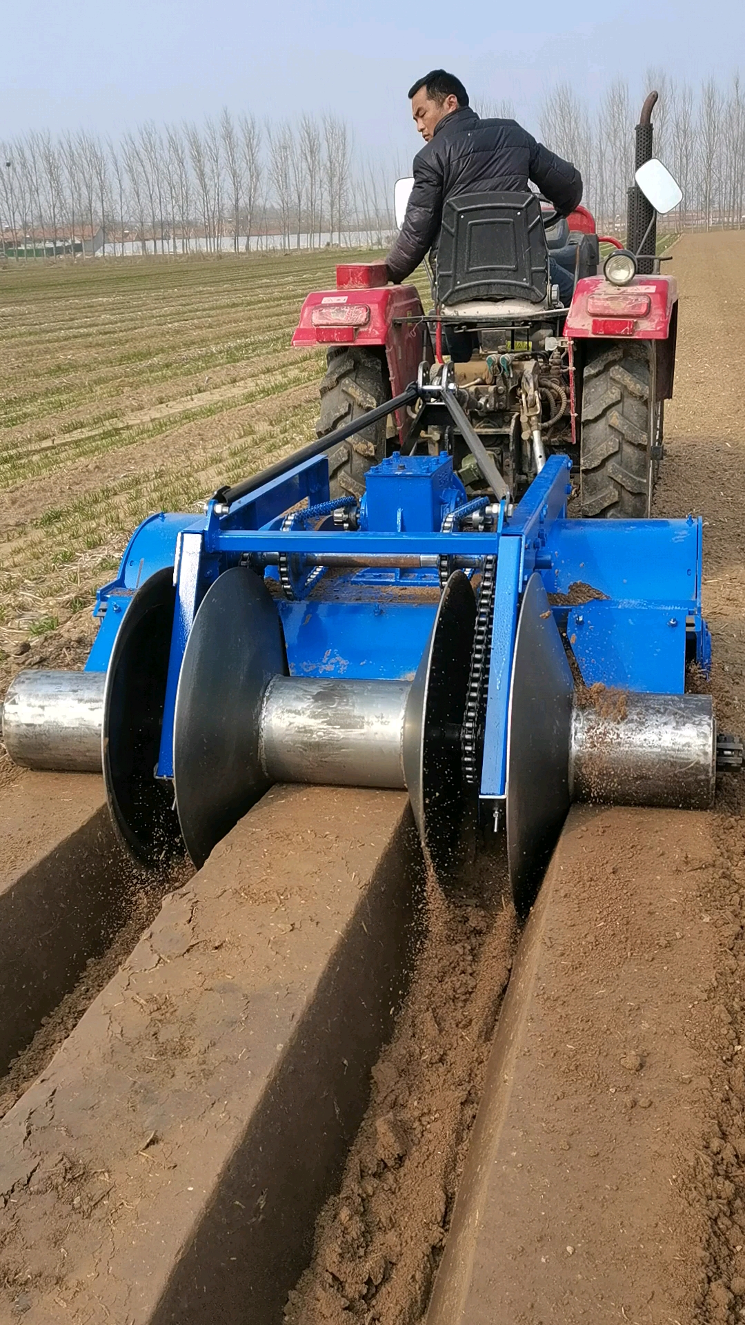 旋耕起垄机,四轮拖拉机带的,宽度可调节,可定制.