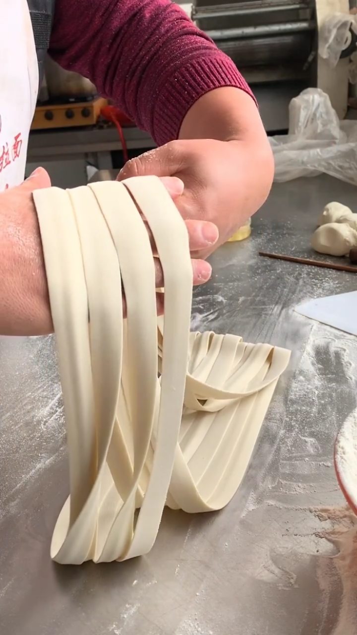 宽面的拉面手法