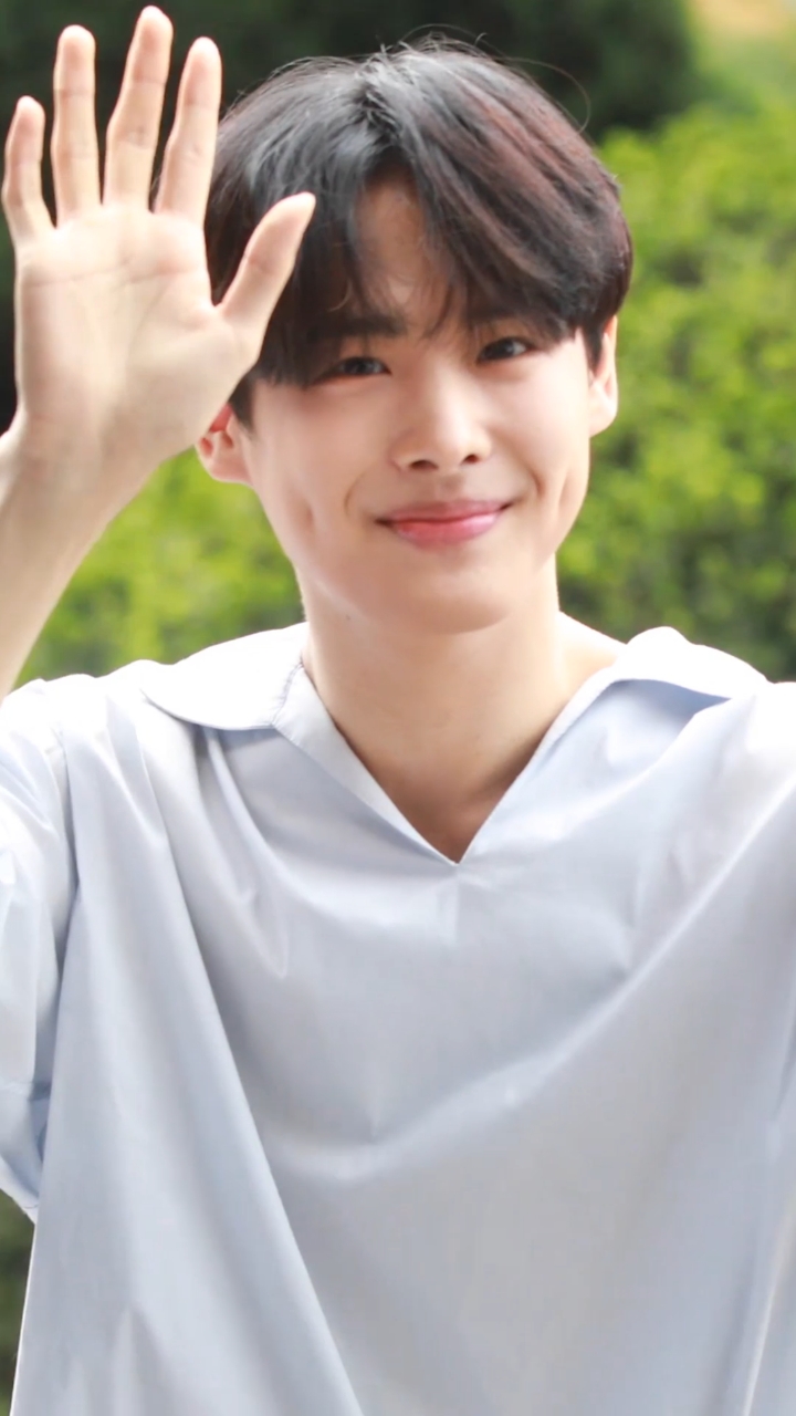 酒窝男孩崔秉灿