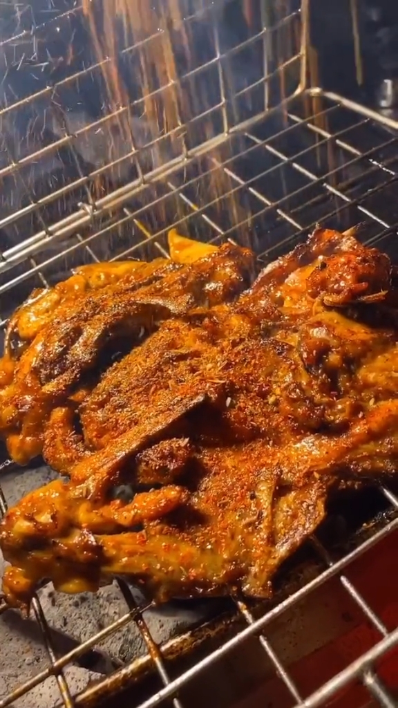 烧烤#特色烤鸡架.