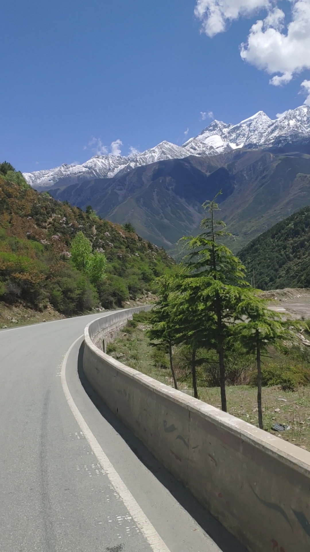 你好,夏天#国道318康定段,随手一拍就是大片