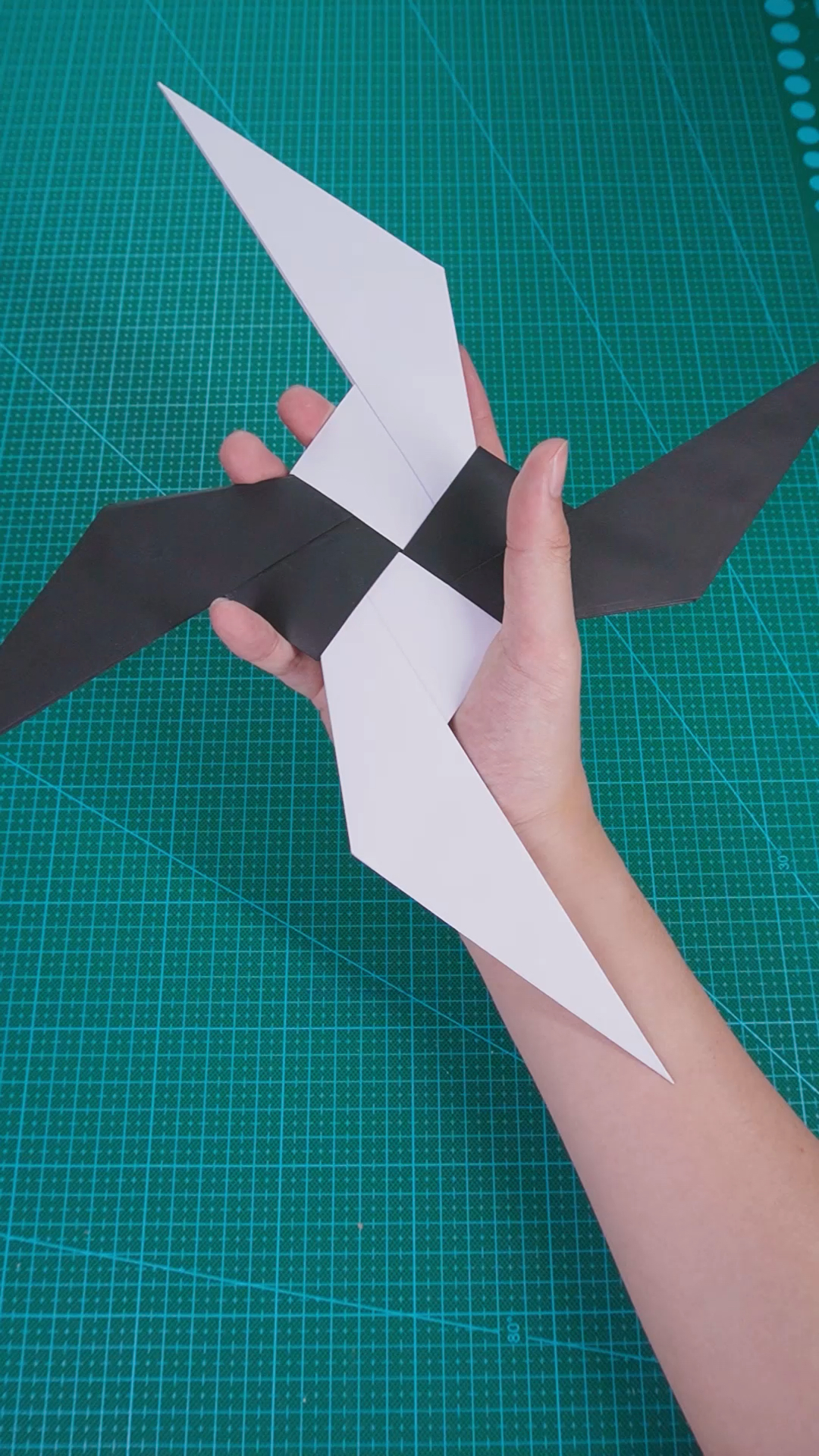 手工制作忍者必备真回旋手里剑只需几张纸就能做