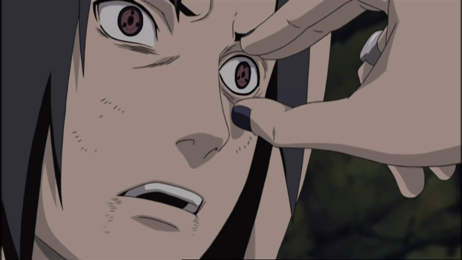 火影忍者鼬把佐助的眼睛抠下来了