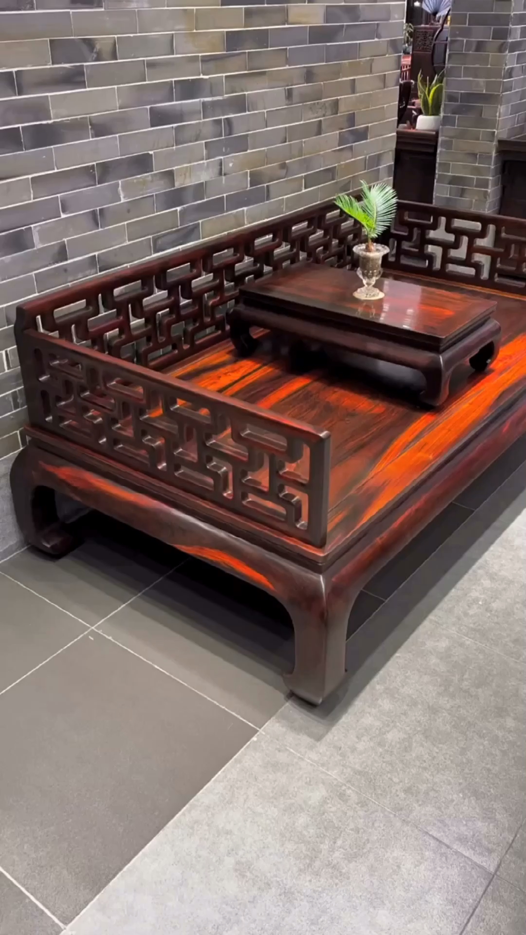 古典红木家具#大红酸枝曲尺罗汉床-度小视