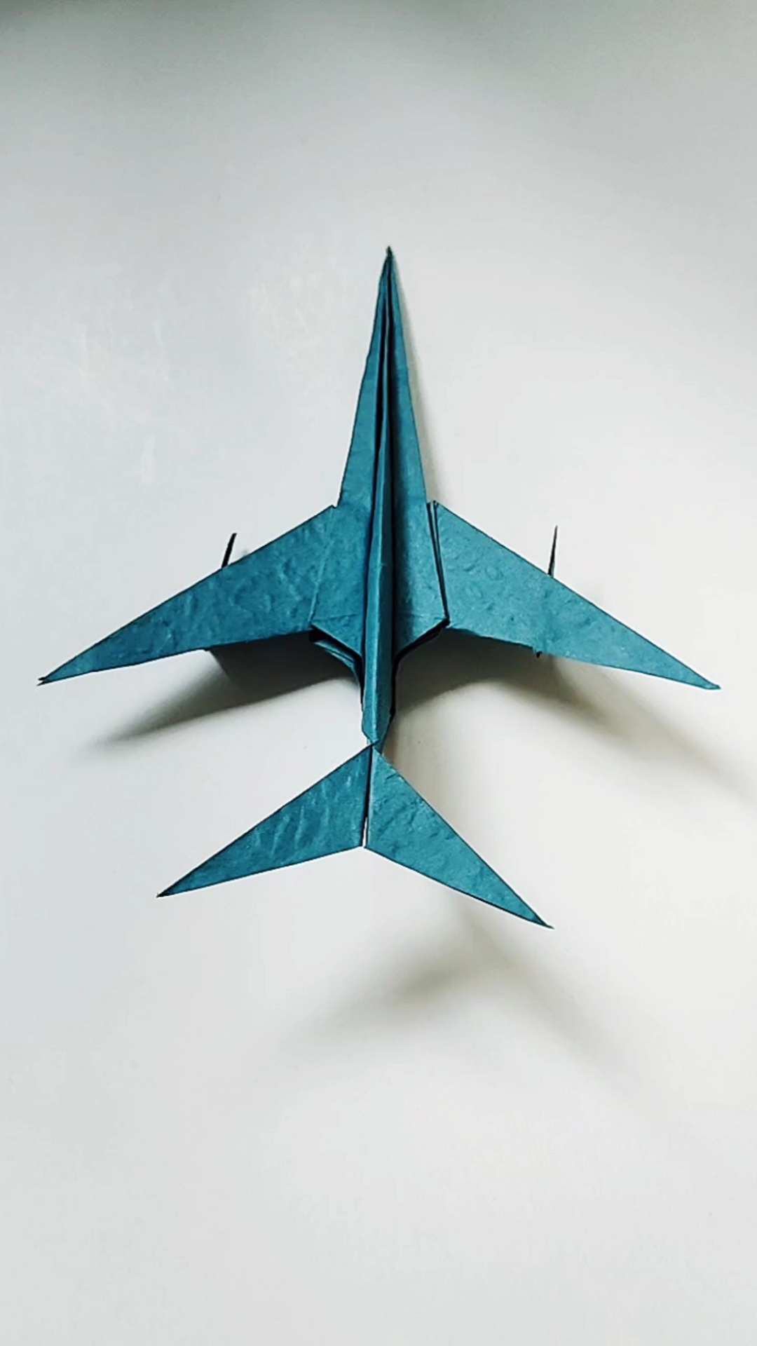 手工制作花两分钟学会一款简单好看又好玩的纸飞机教孩子