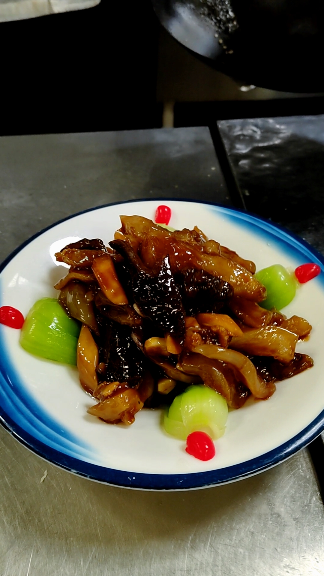 秀出你的拿手菜#牛蹄筋烧海参