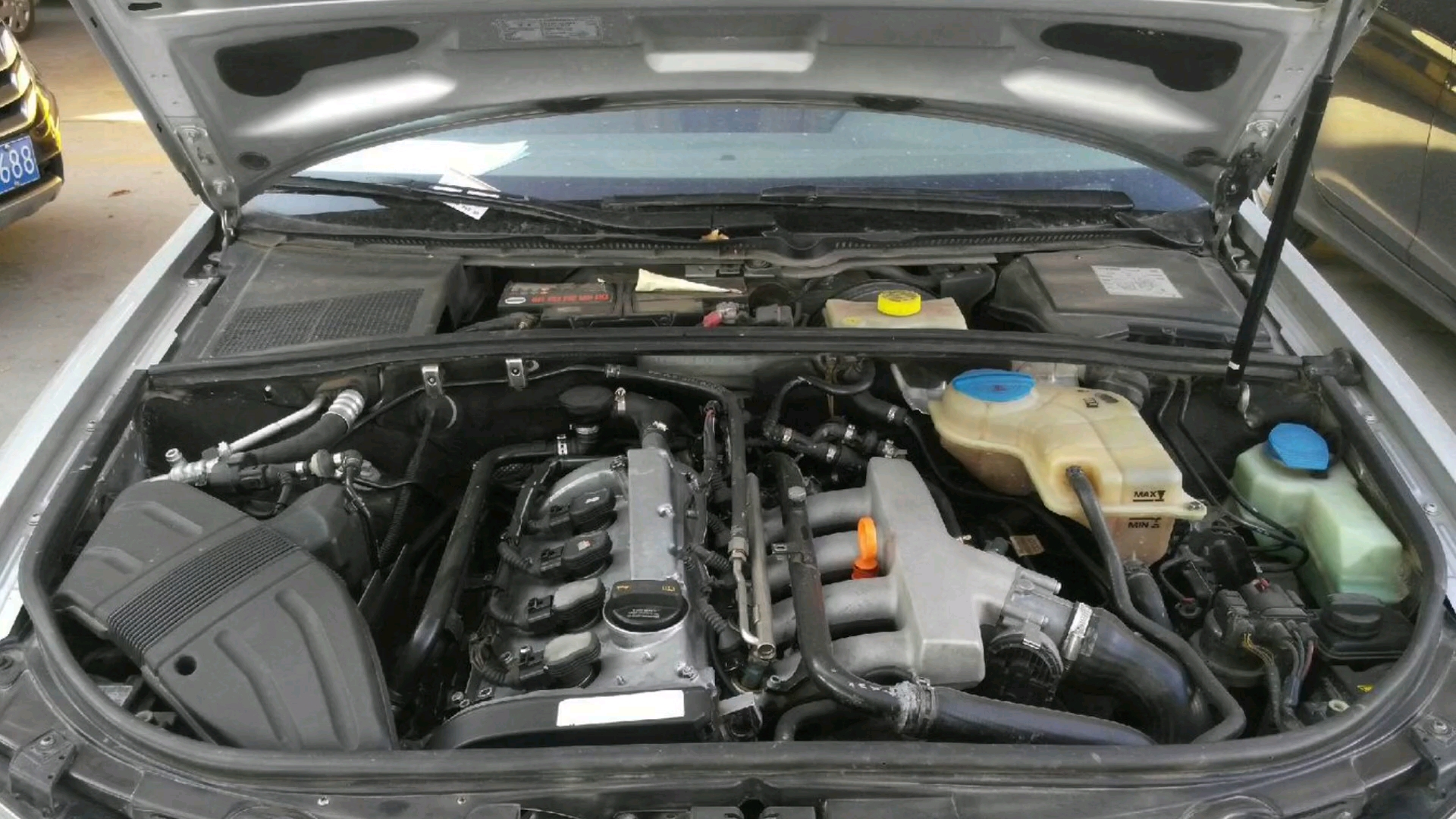 汽车那些事奥迪a4发动机漏油看好不好维修