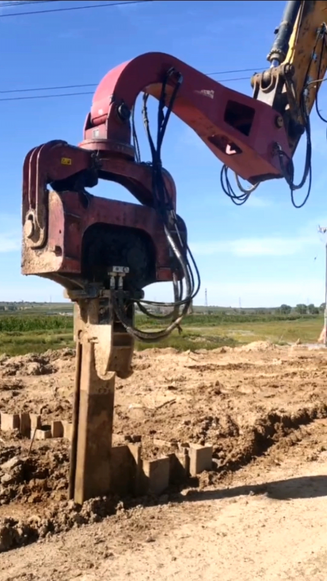 挖机打拔拉森钢板桩用什么机械,来了解一下-度小视