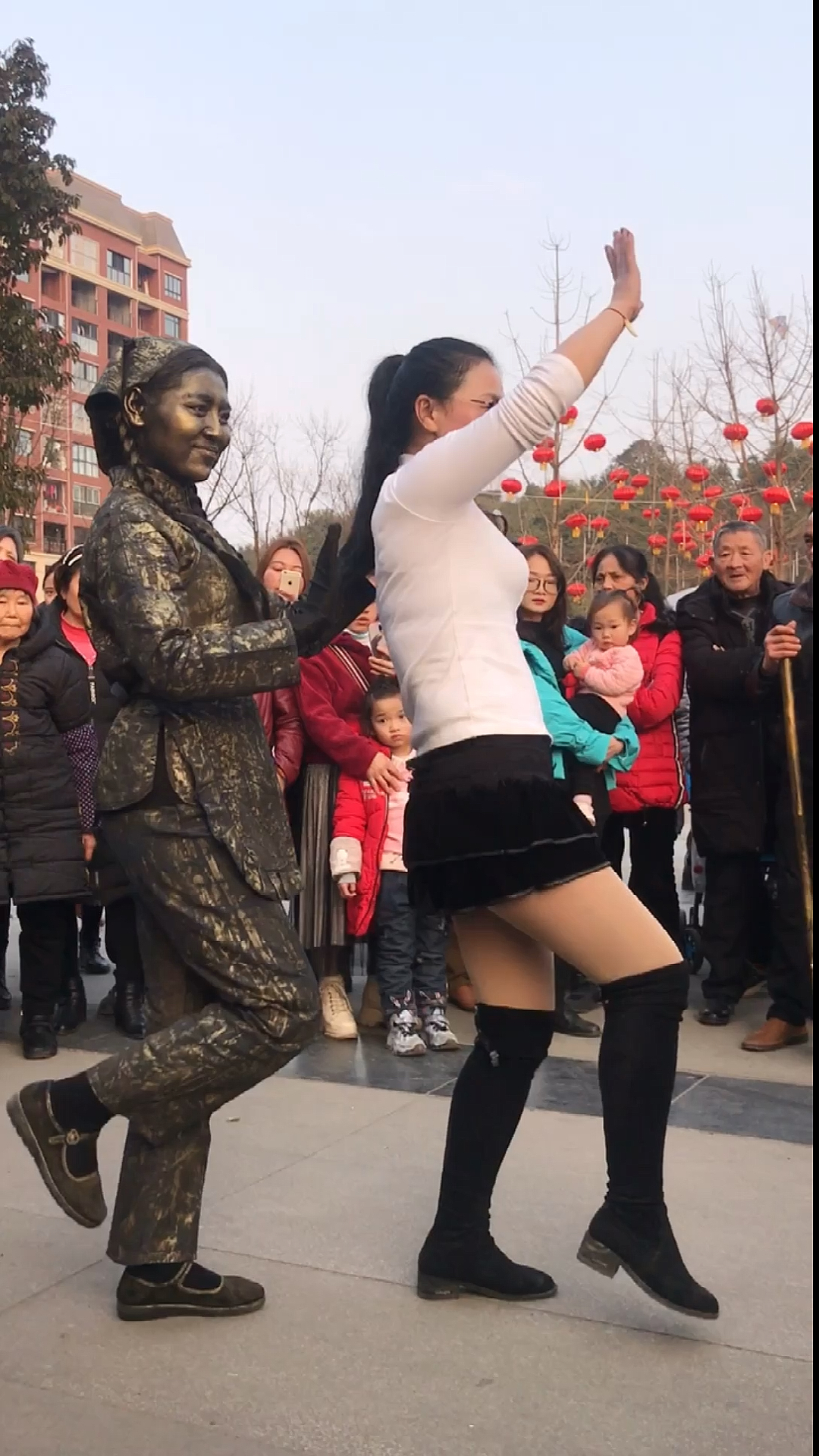 女铜人跳舞#感觉哪里不对劲,跳错了吗?