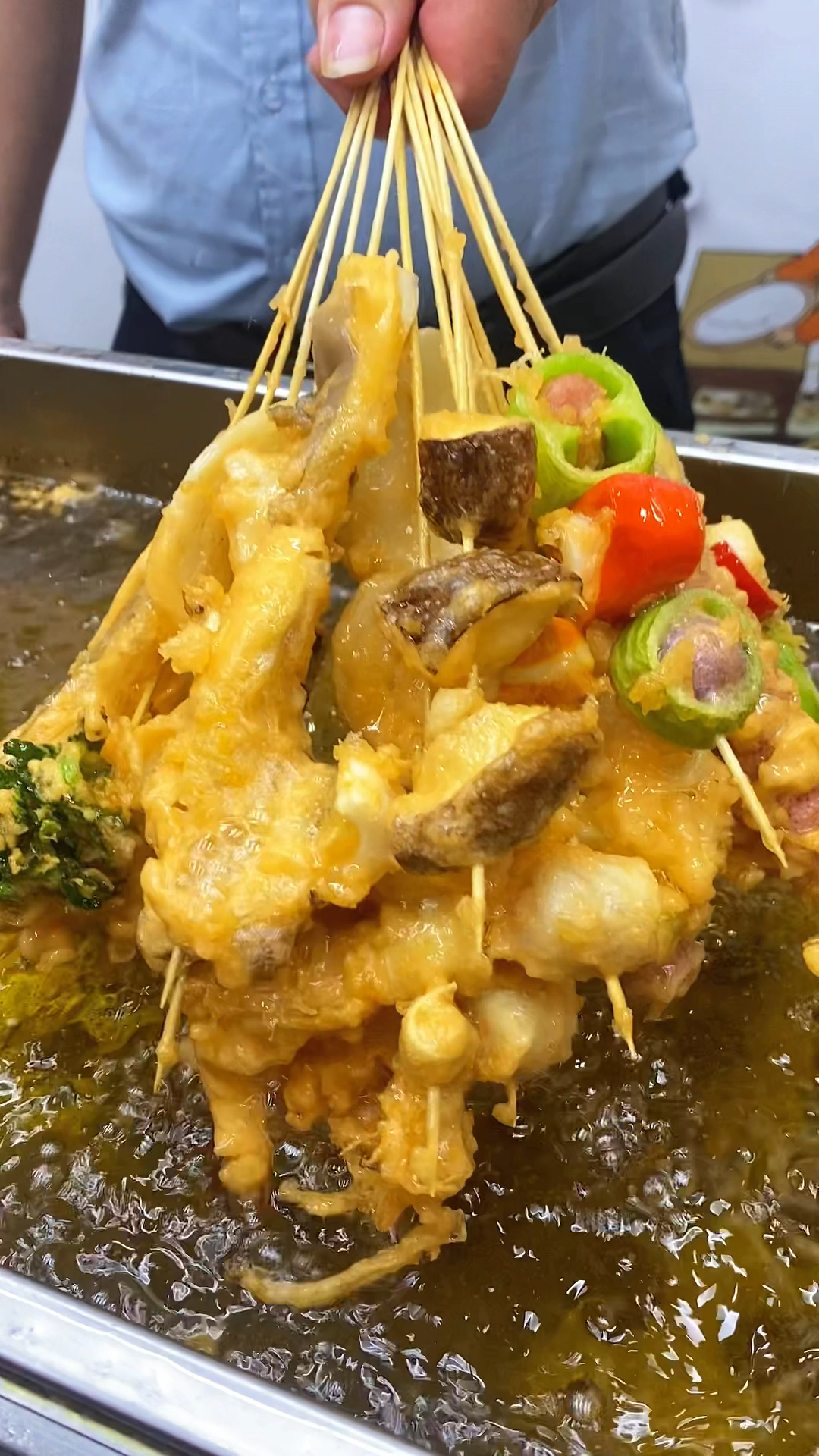 油炸串串小吃技术培训去哪里学习#炸串#脆皮炸串-度小视