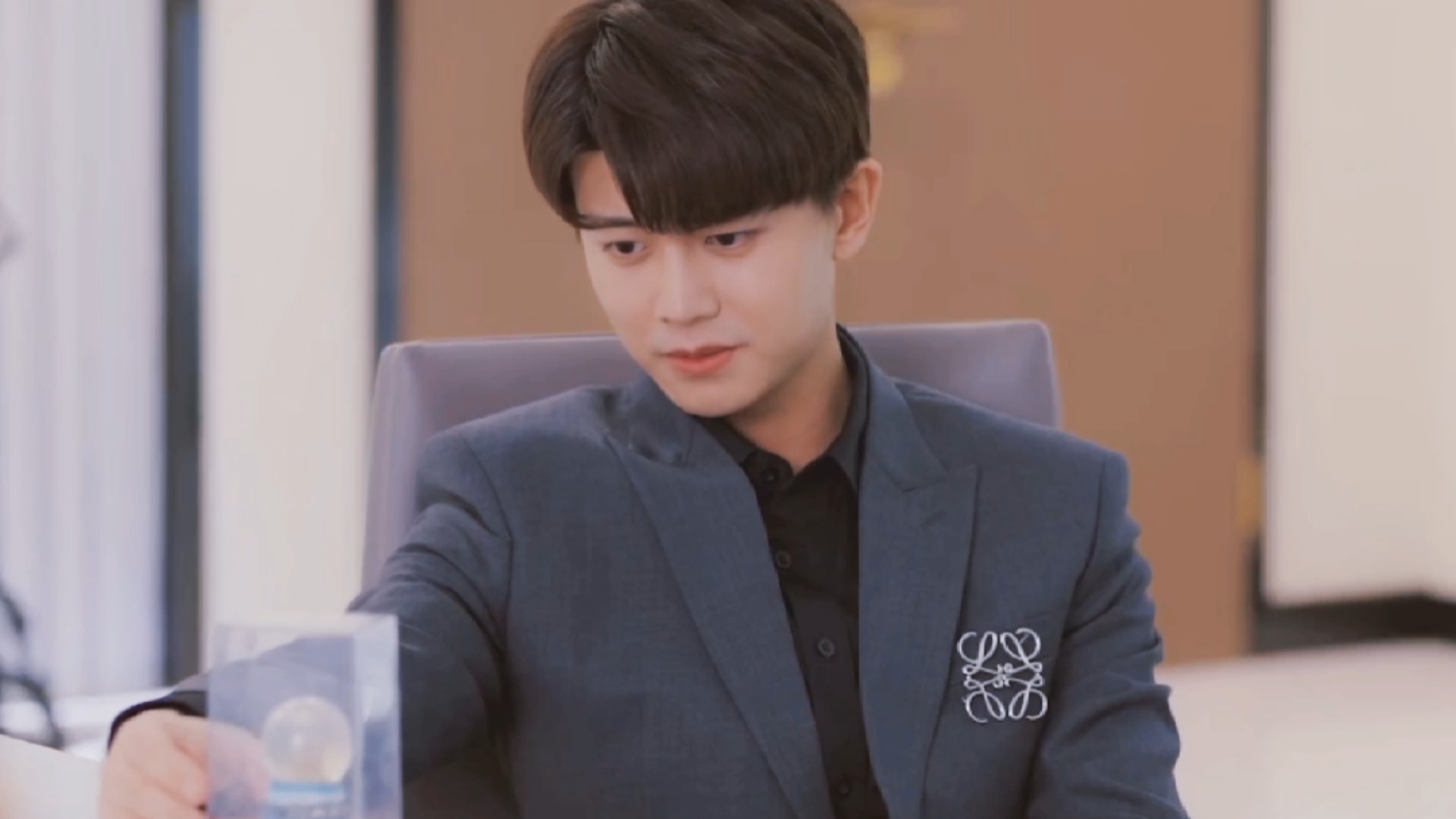 任嘉伦#顾川笑起来的样子真的太好看了