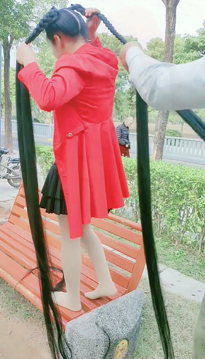 我要上热门#阿婆从小教我蓄发养发,两米多长的头发从来没有白头发也不