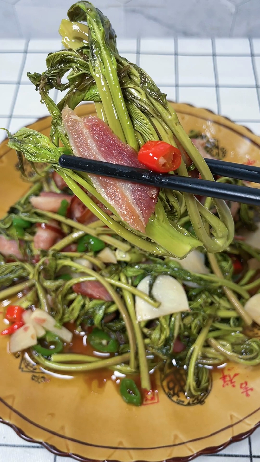 家乡特色美食#春天的味道,香椿炒腊肉