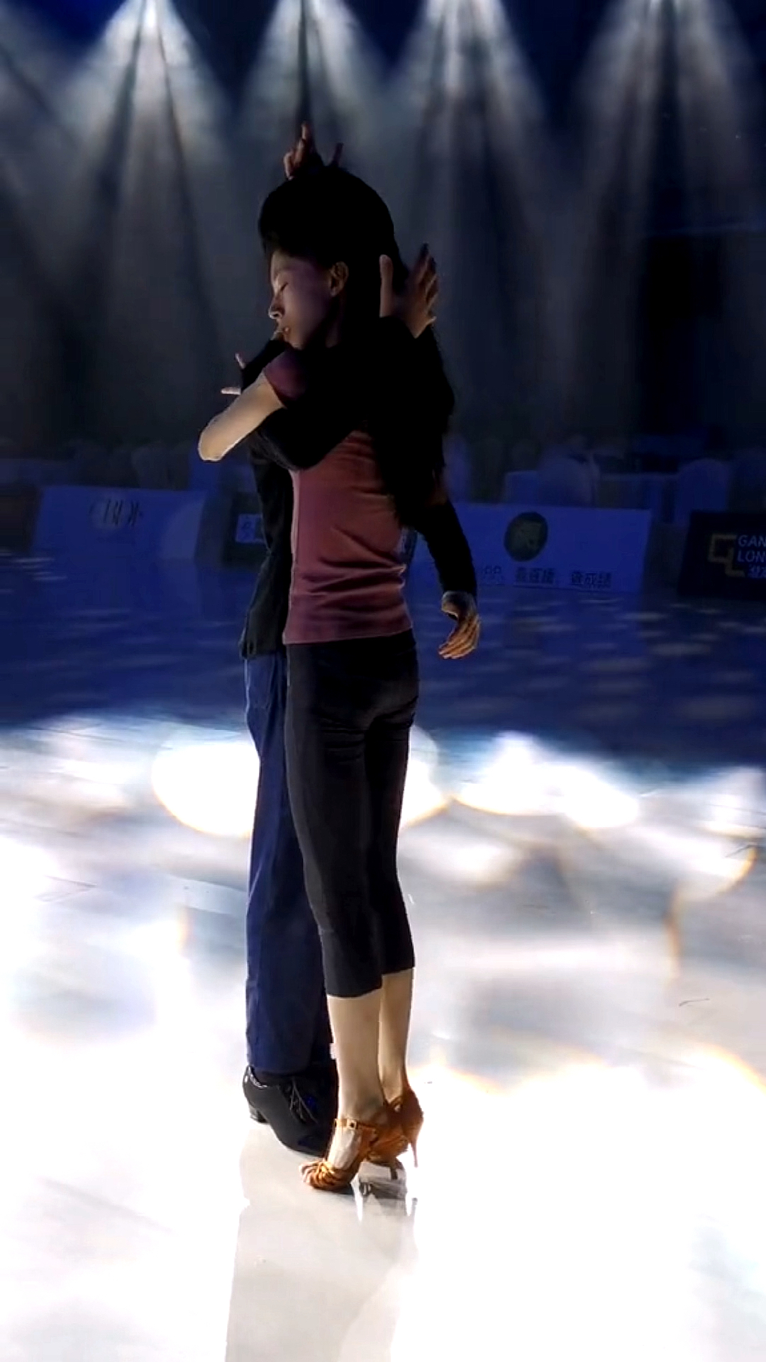 墨茉组合#天作之合,青梅竹马的墨茉组合长大了,一年不见,身高长了舞 