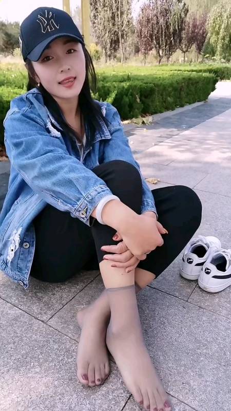 有趣有收获你的浏览器不支持视频播放 43号的大脚丫子,有喜欢的吗?