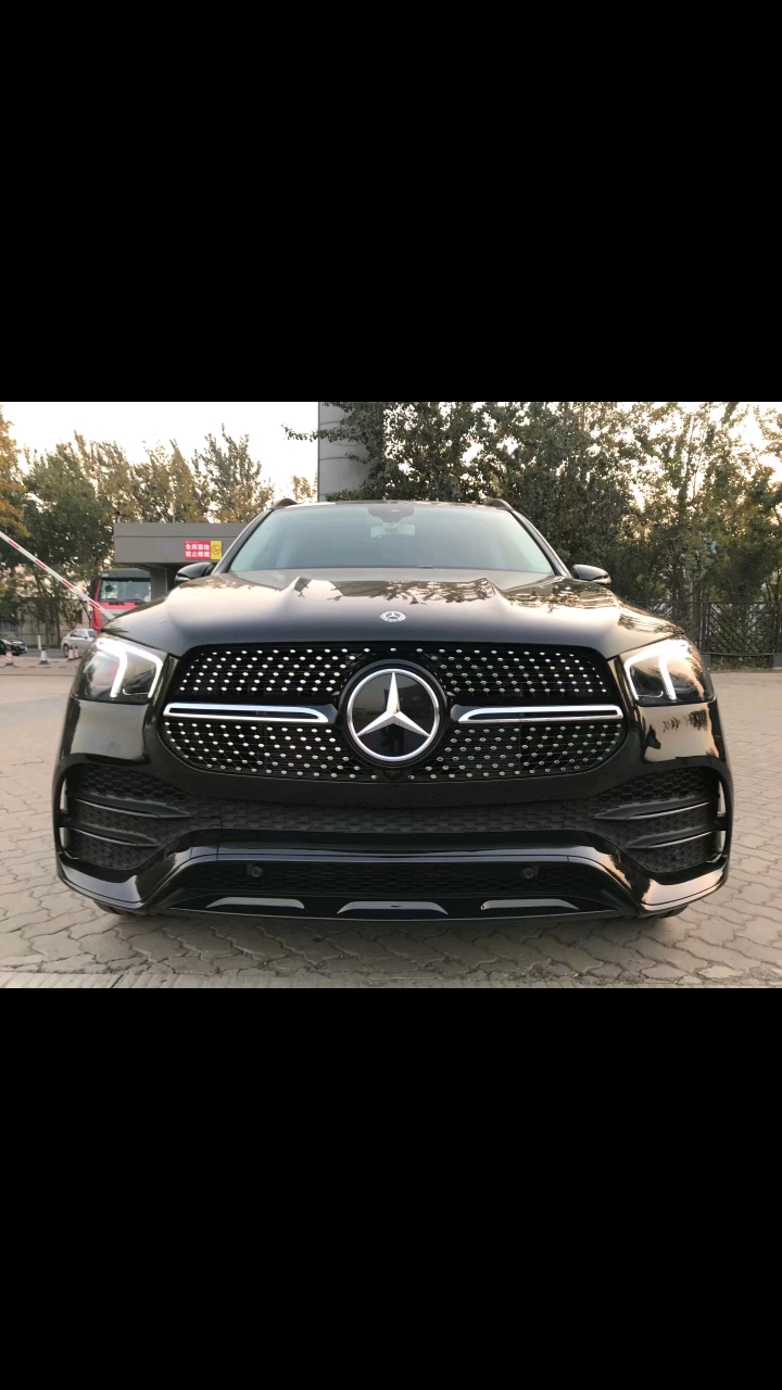 全民最牛手艺人#【国六】20款加版奔驰gle350黑咖配置:★豪华包(金属