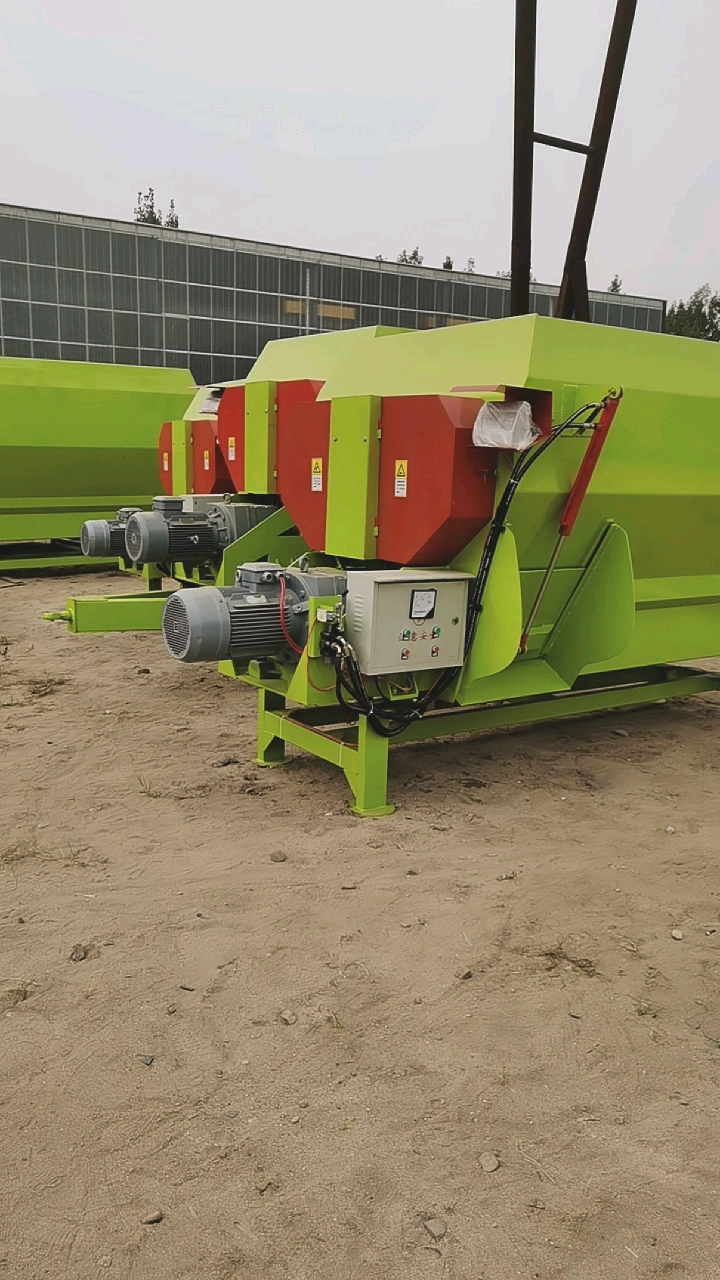 牛羊养殖设备,轻松完成几百头牛羊喂料