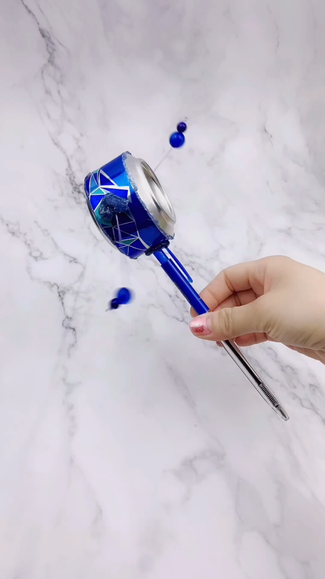 手工制作用易拉罐做个拨浪鼓简单好玩沙雕有趣09