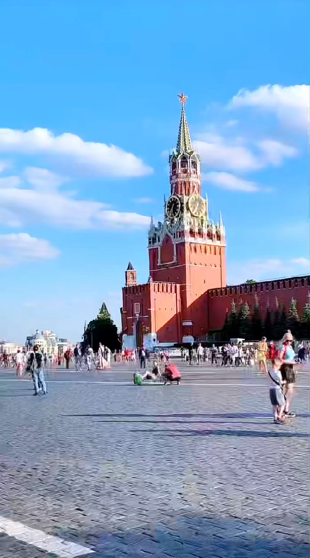 带你去旅行#俄罗斯蓝天白云晴空万里的街景分享