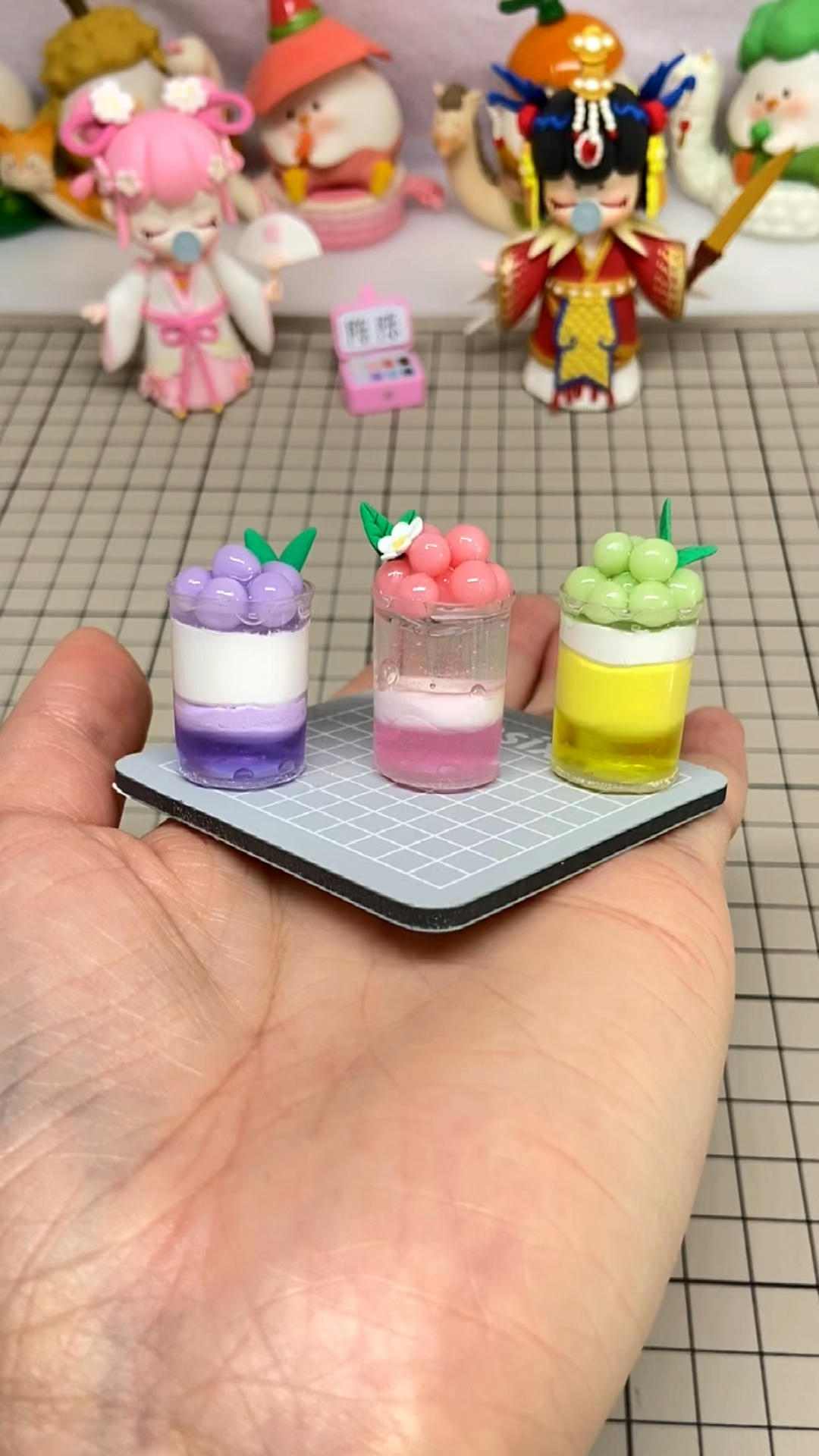 超轻粘土#粘土和喷瓶盖子做的仿真果冻饮品-度小视