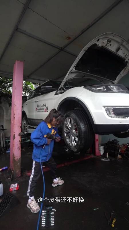 这是我修过最贵的车了,修了这么久的车从来没有碰过奔驰宝马