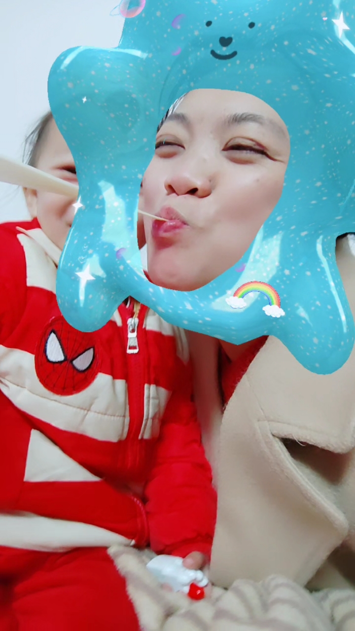 好久没吃泡泡糖了,今天错把泡泡糖看成巧克力了