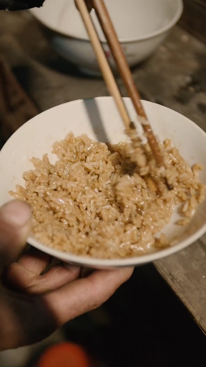 小时候的猪油拌饭 酱油,满满的回忆,亲们吃过吗?