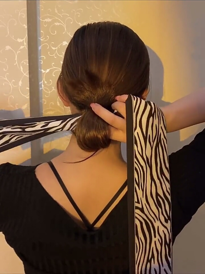 扎发精英#丝带丸子头这样扎,也太浪漫太适合出门逛街了吧!