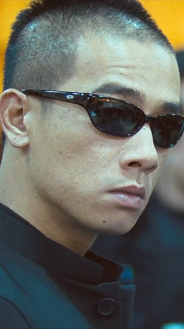 精彩影视#在当时非主流长发飘飘的年代,我选择了山鸡这个发型,够型