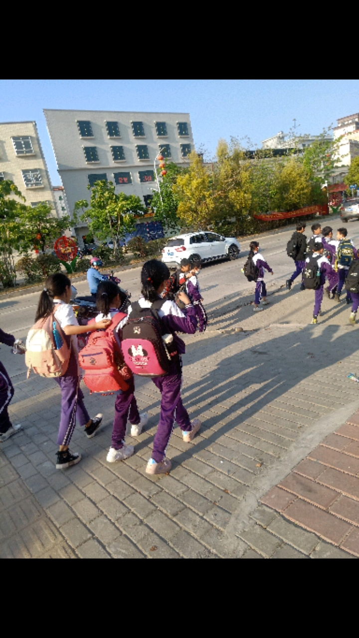 孩子放学
