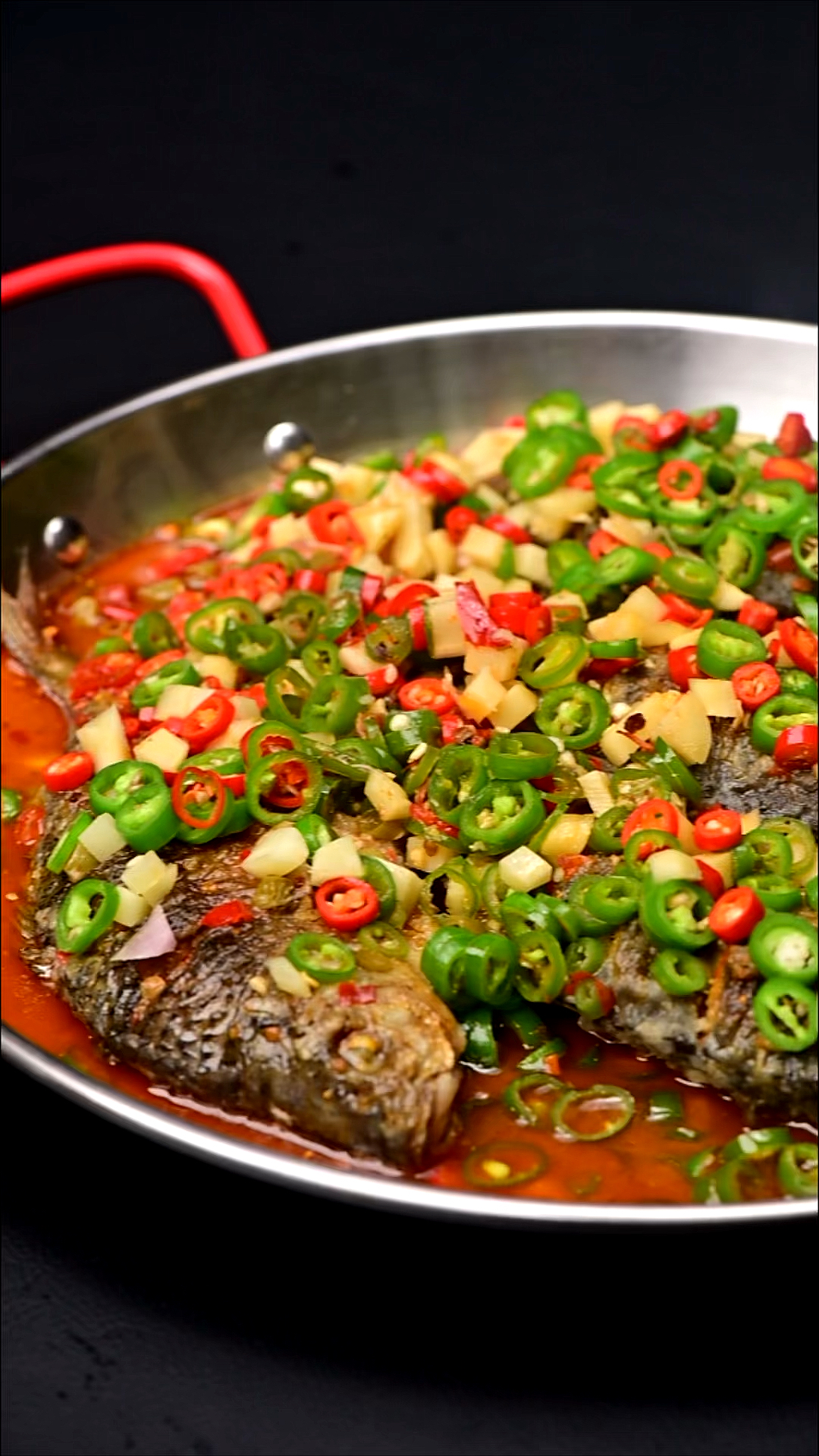 在家做个拿手菜#锅巴鲫鱼的详细做法!-度小视