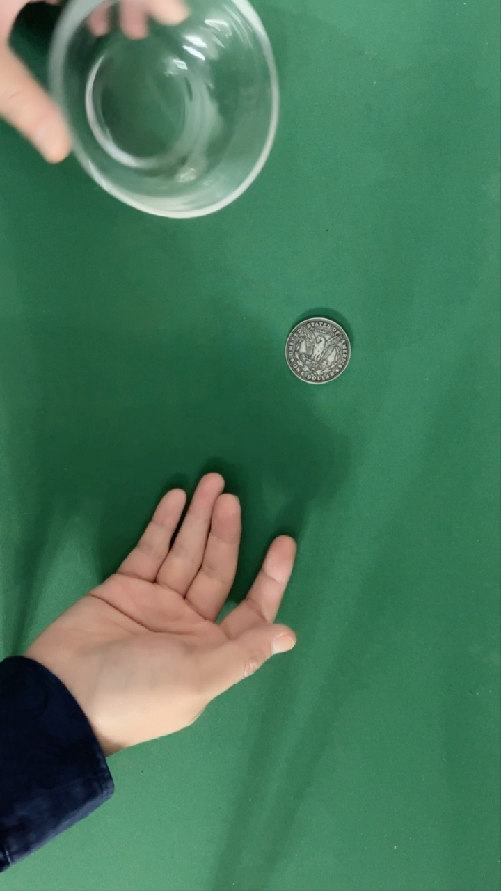 魔术魔术教学硬币穿碗你学会了吗