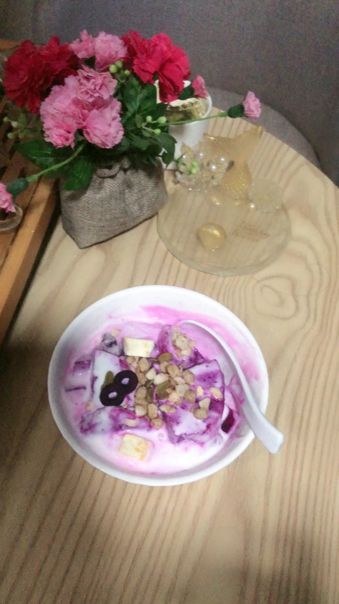 不可辜负的美食#减肥餐:酸奶拌火龙果