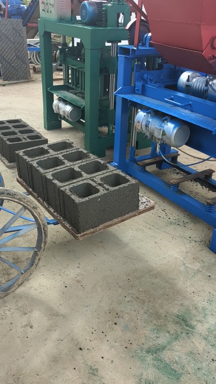 空心砖机#半自动水泥空心砖机,一机多用,可更换模具.