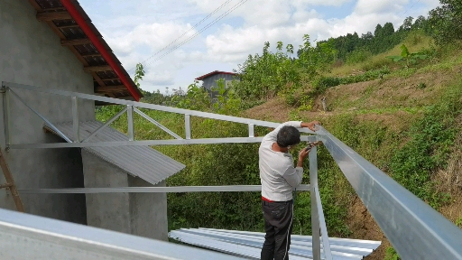 乡村生活#绵阳市三台县,农村搭建彩钢棚