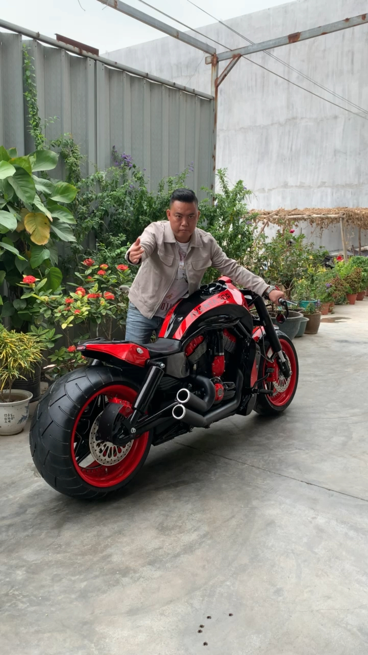 男人大玩具,哈雷金刚狼90-度小视