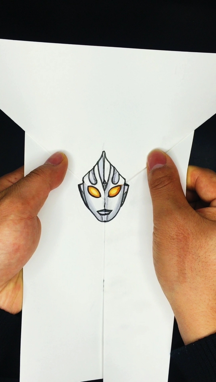 折纸画奥特曼抓鸭子都是被逼的小怪兽还没打完呢