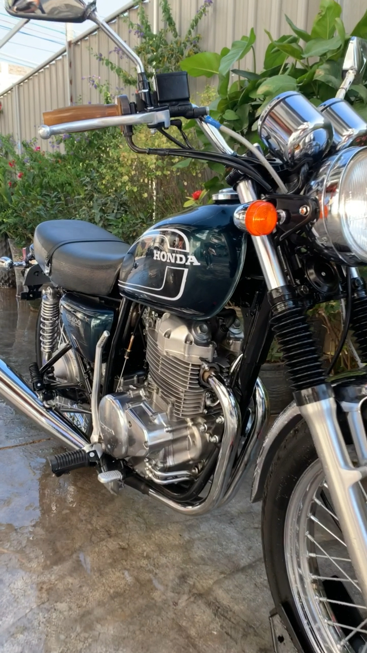 原汁原味复古本田cb400