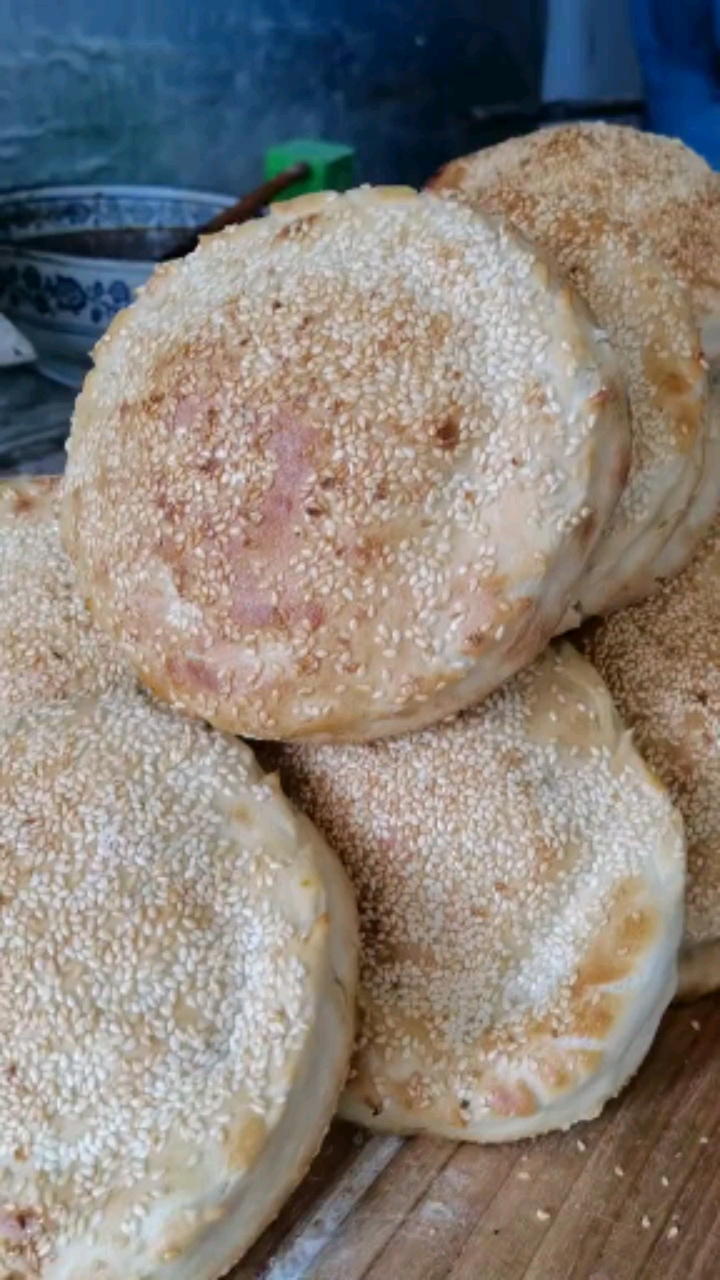 家乡特色美食#河南美食,吊炉烧饼.