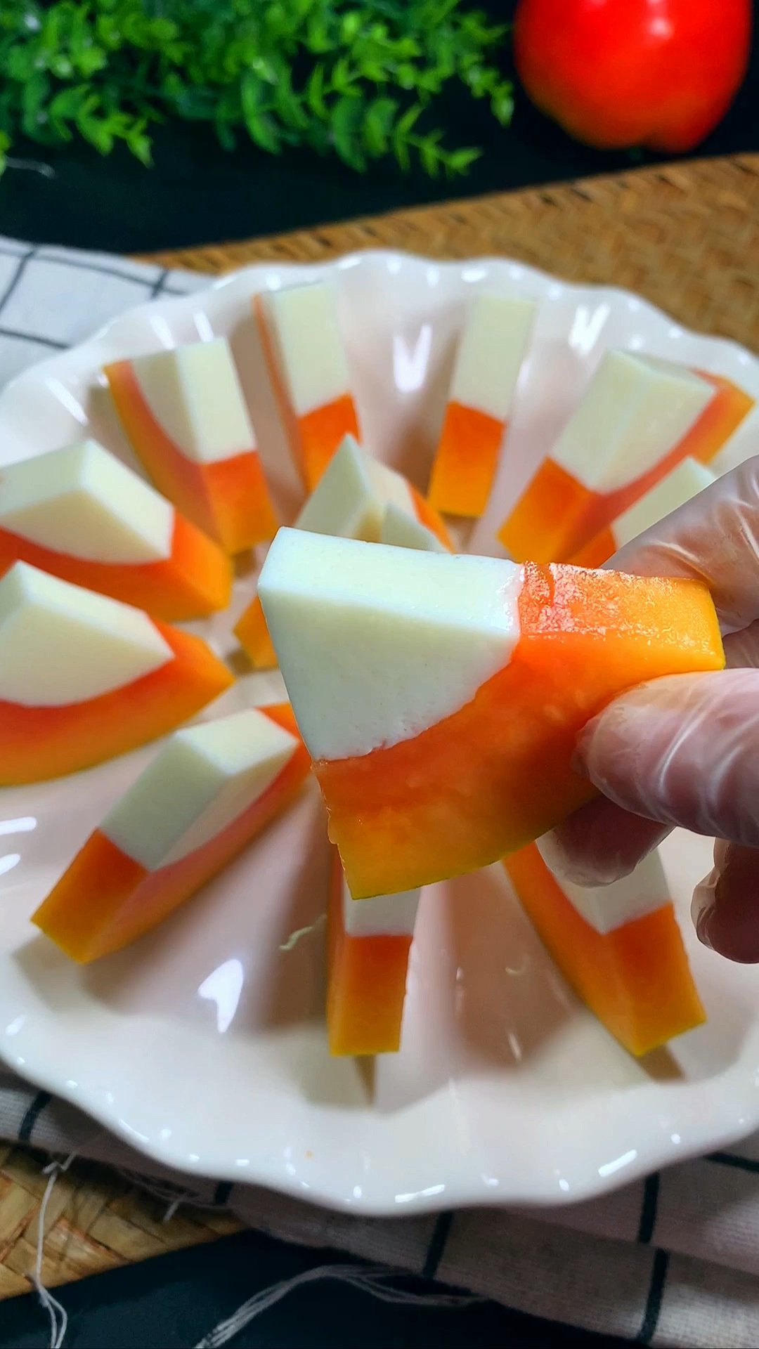 果冻#红里透白的木瓜牛奶果冻,别出花样的果冻新吃法!